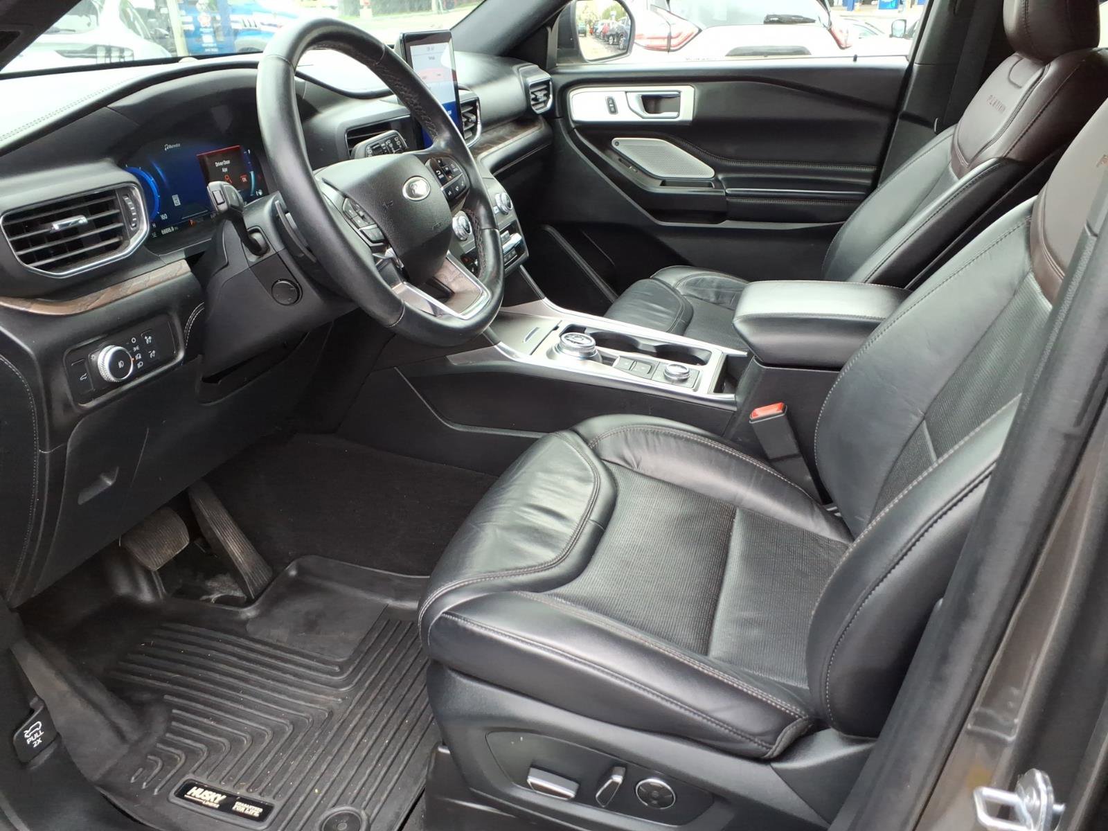 Certified 2020 Ford Explorer Platinum w/ Premium Technology Package AWD/4WD image 11