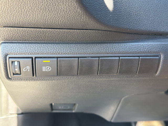 Used 2024 Toyota Corolla LE FWD image 33
