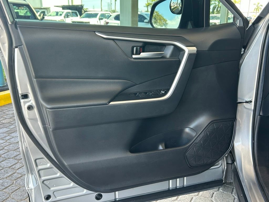 Used 2020 Toyota RAV4 XLE FWD image 36