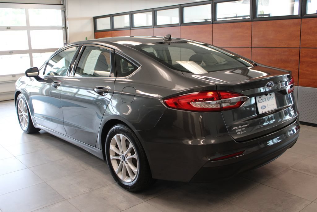 Certified 2020 Ford Fusion SE FWD image 3