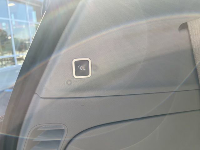 Used 2020 Chrysler Pacifica Touring-L image 13