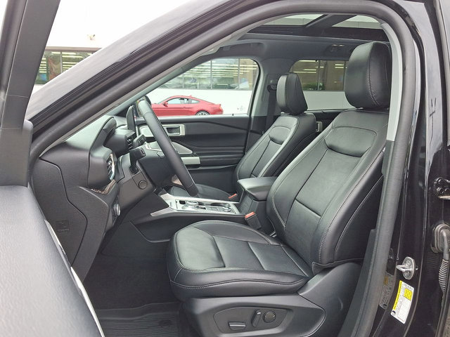 Certified 2023 Ford Explorer Limited w/ Limited Technology Package AWD/4WD image 11