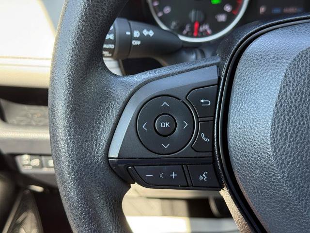 Used 2020 Toyota RAV4 XLE AWD/4WD image 31