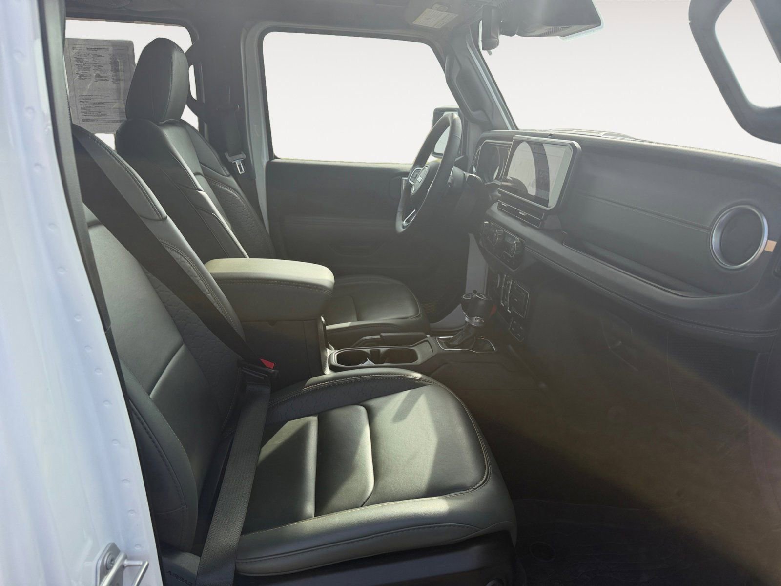 Used 2024 Jeep Wrangler High Altitude AWD/4WD image 15