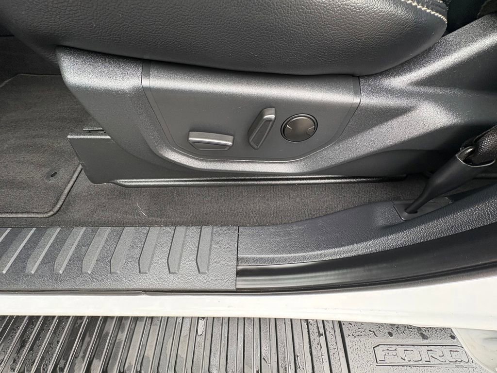 Certified 2022 Ford F350 Lariat w/ Lariat Ultimate Package image 12