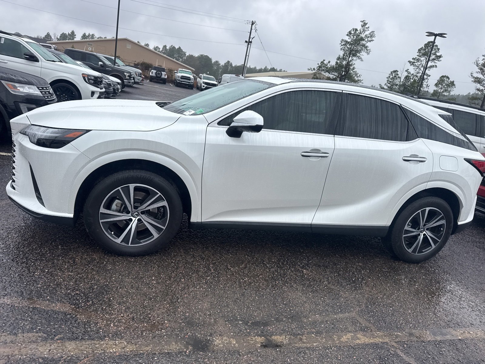 Used 2024 Lexus RX 350 Premium image 2