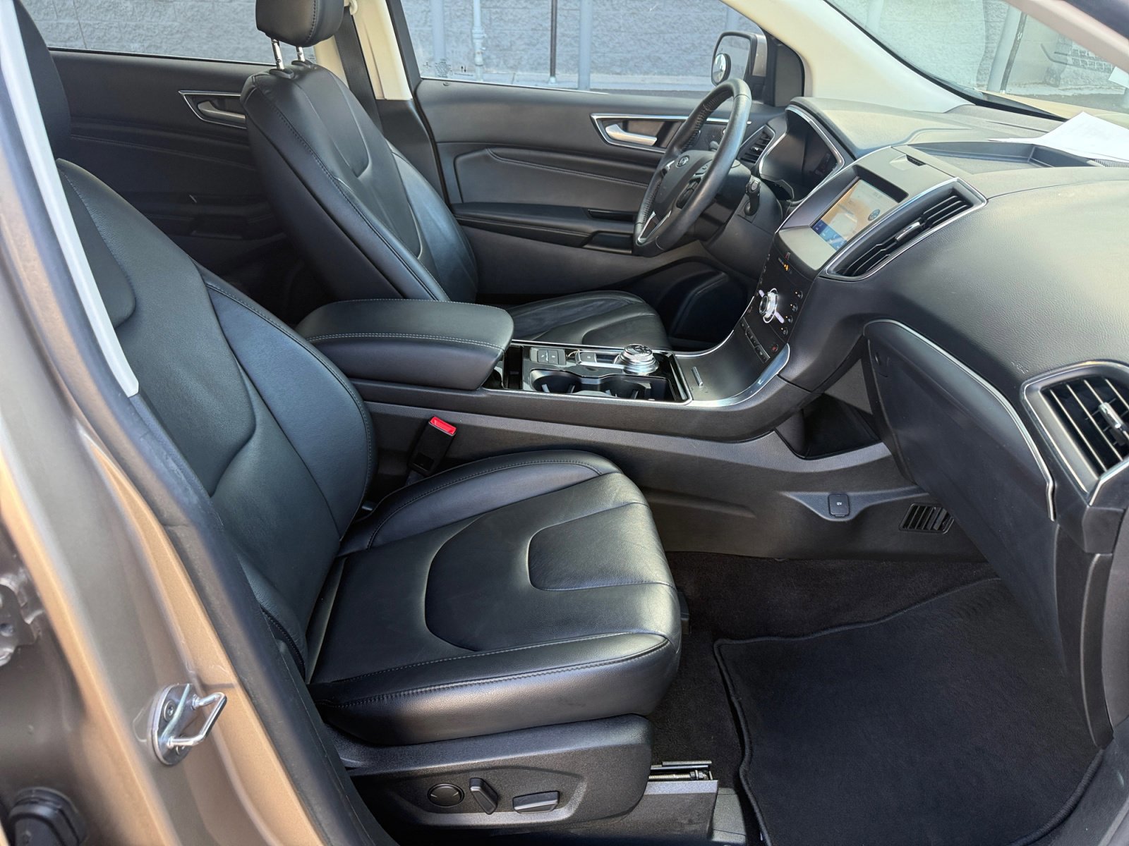 Certified 2020 Ford Edge Titanium image 29