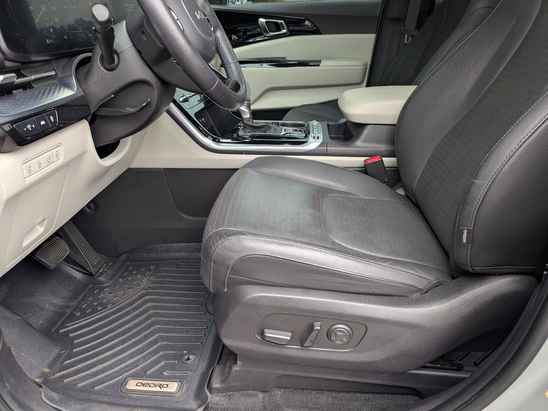 Used 2023 Kia Carnival SX Prestige FWD image 13