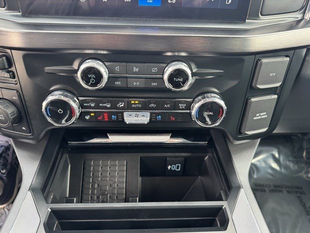 Certified 2023 Ford F250 Lariat w/ Chrome Package image 22