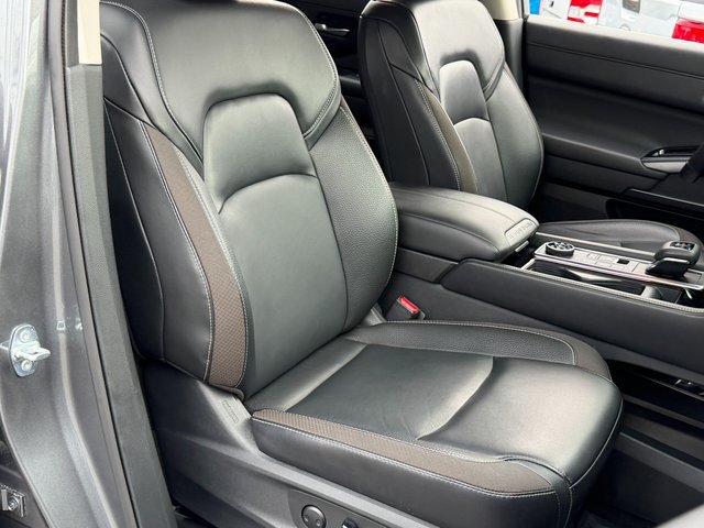Used 2024 Nissan Pathfinder SL AWD/4WD image 36