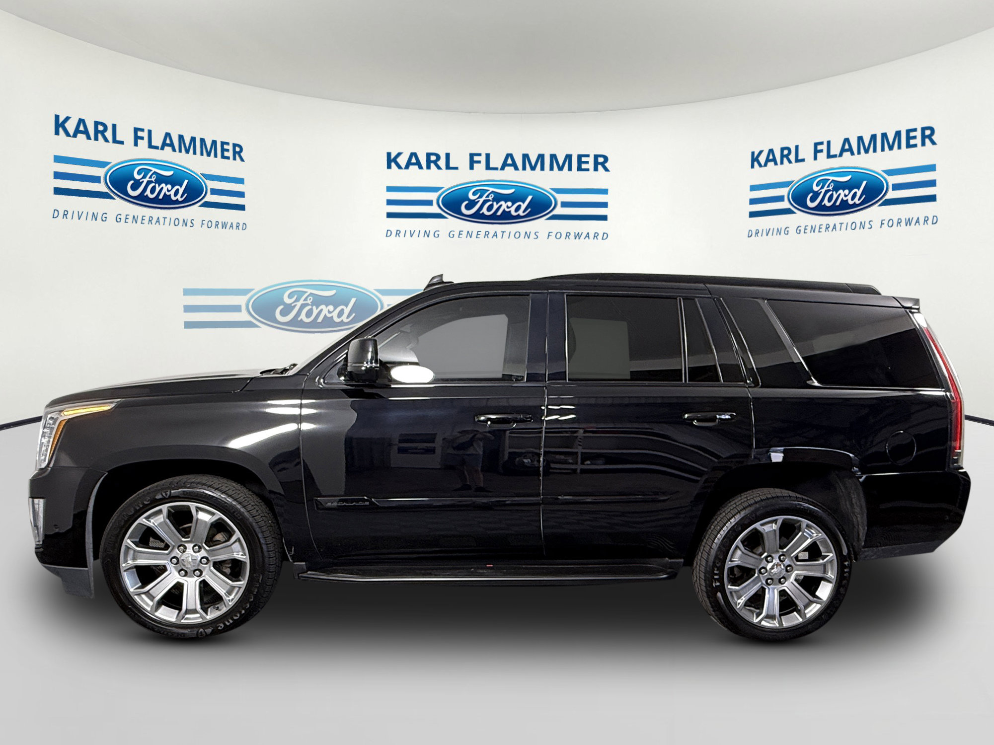 Used 2020 Cadillac Escalade Luxury RWD image 5