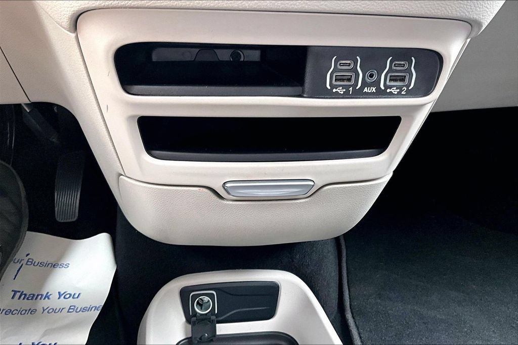 Used 2023 Chrysler Voyager LX FWD image 32