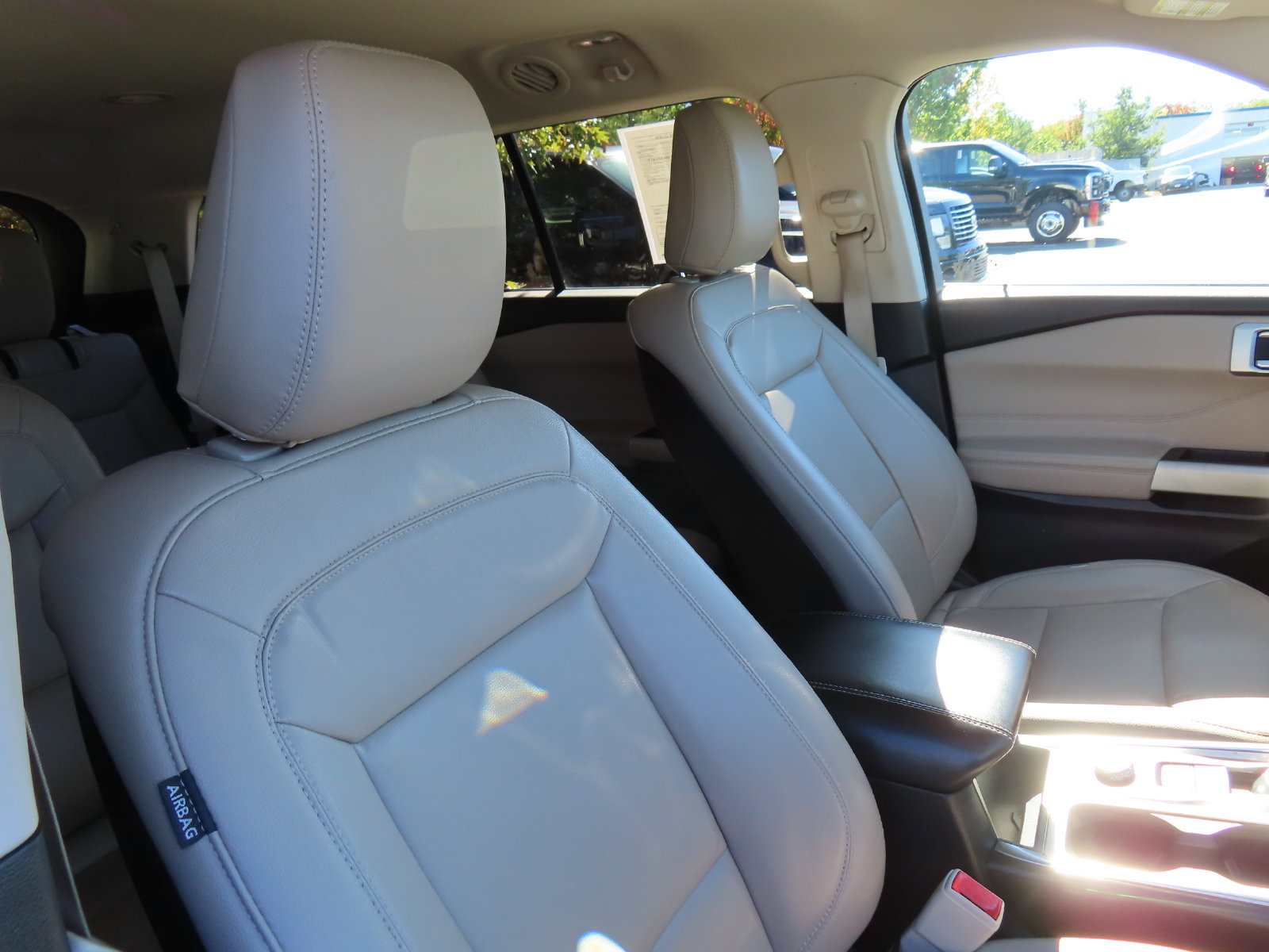 Certified 2020 Ford Explorer XLT w/ Equipment Group 202A AWD/4WD image 30