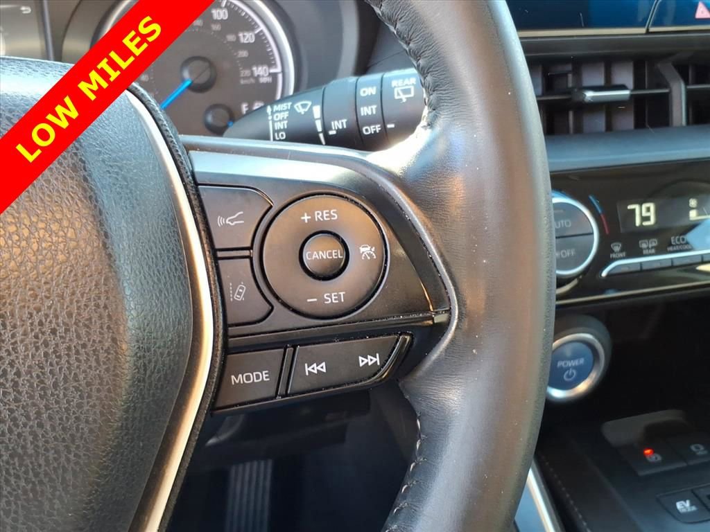 Used 2021 Toyota Venza LE w/ Carpet Mat Package (TMS) image 18