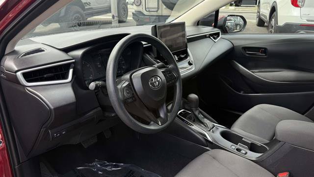 Used 2025 Toyota Corolla LE FWD image 10