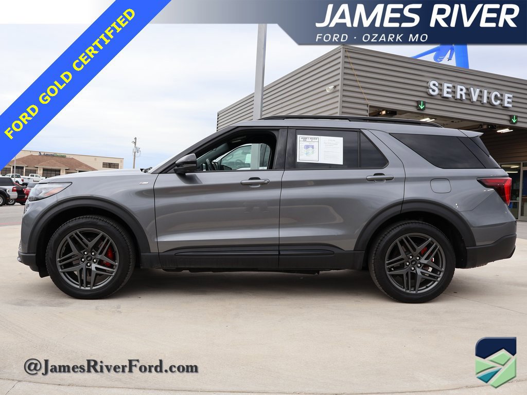 Certified 2025 Ford Explorer ST-Line w/ ST-Line Street Pack image 2