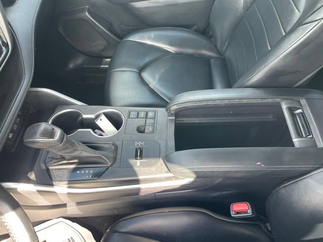 Used 2023 Toyota Highlander XLE FWD image 31