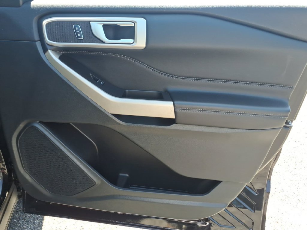 Certified 2023 Ford Explorer XLT AWD/4WD image 9