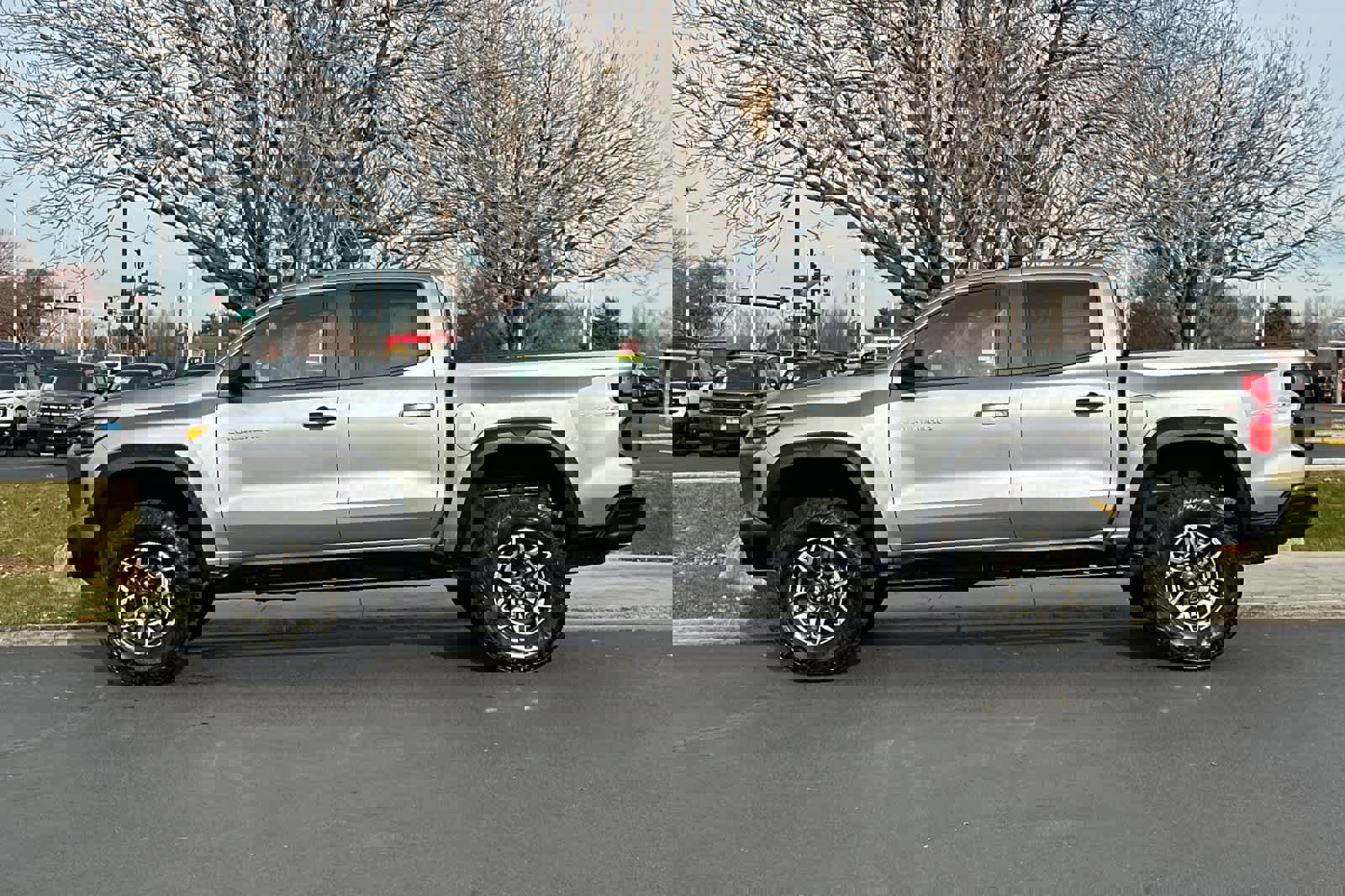 Used 2024 Chevrolet Colorado ZR2 w/ ZR2 Convenience Package III image 5