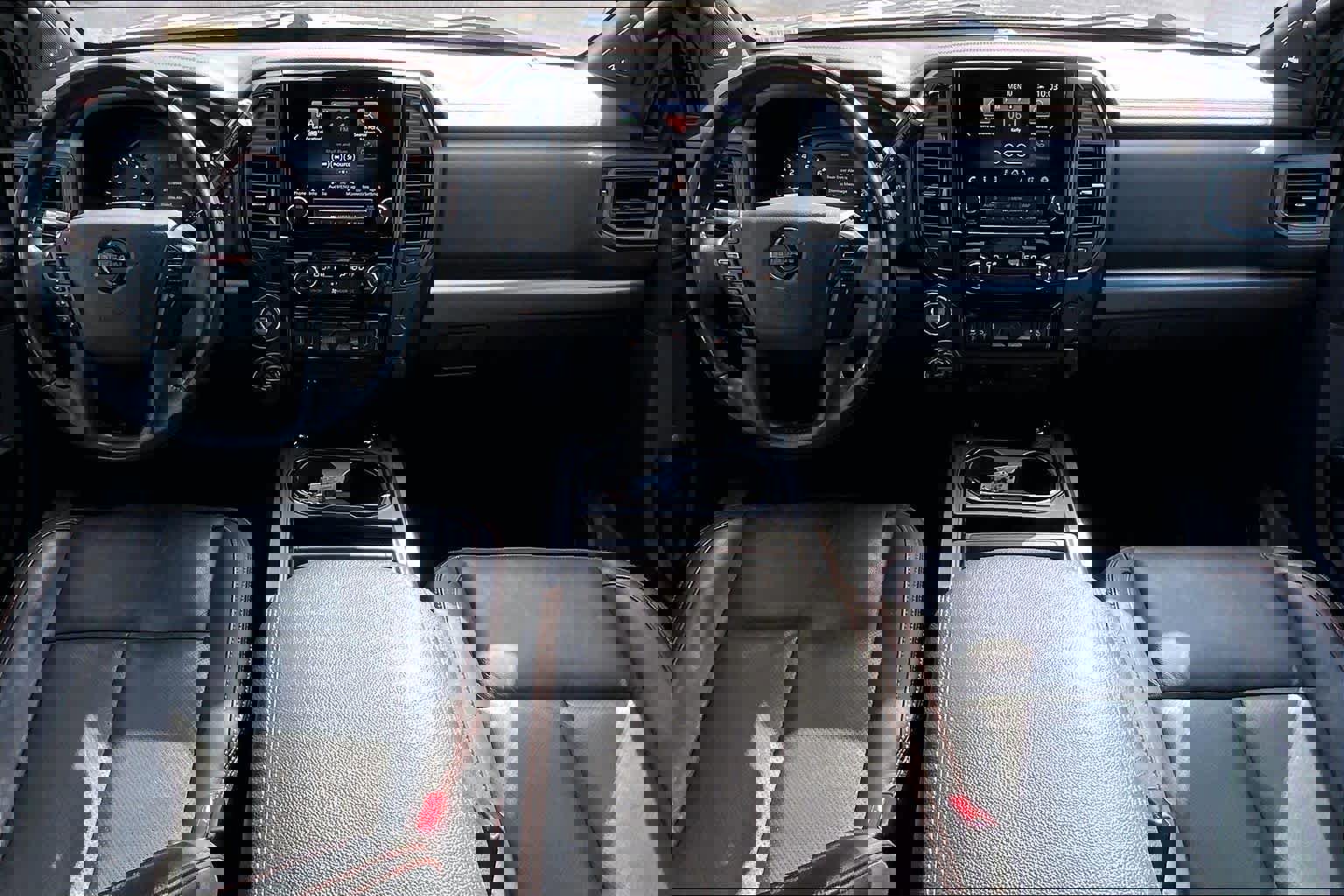 Used 2021 Nissan Titan PRO-4X w/ Pro-4x Convenience Package image 16