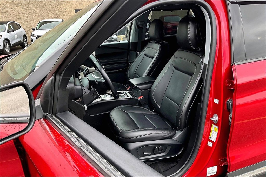 Certified 2022 Ford Explorer Limited w/ Equipment Group 301A image 24