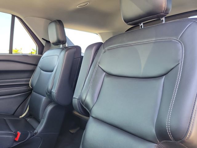 Certified 2022 Ford Explorer XLT w/ Equipment Group 202A image 9