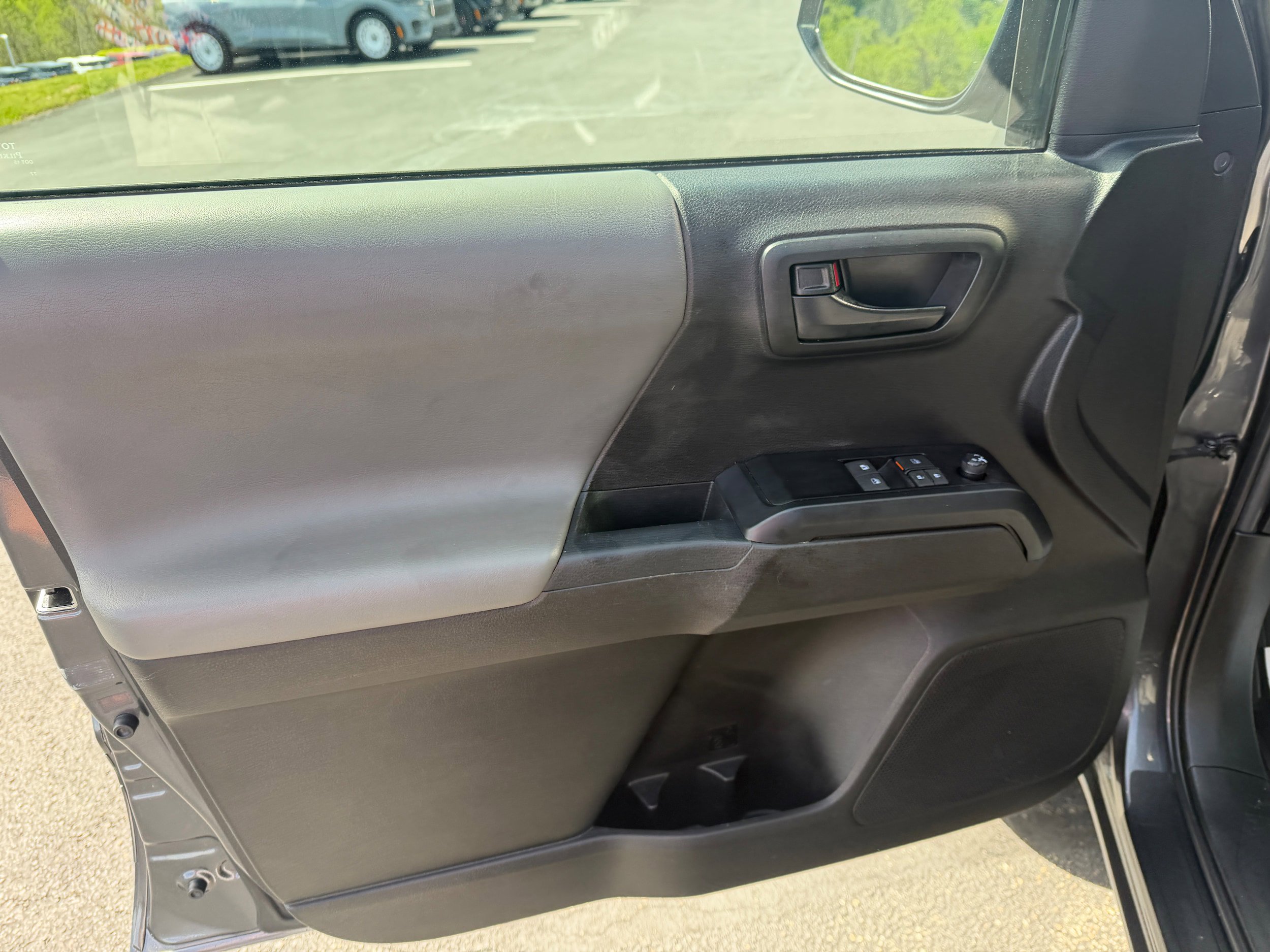 Used 2023 Toyota Tacoma SR AWD/4WD image 18