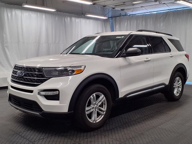 Certified 2023 Ford Explorer XLT w/ Equipment Group 202A AWD/4WD image 4