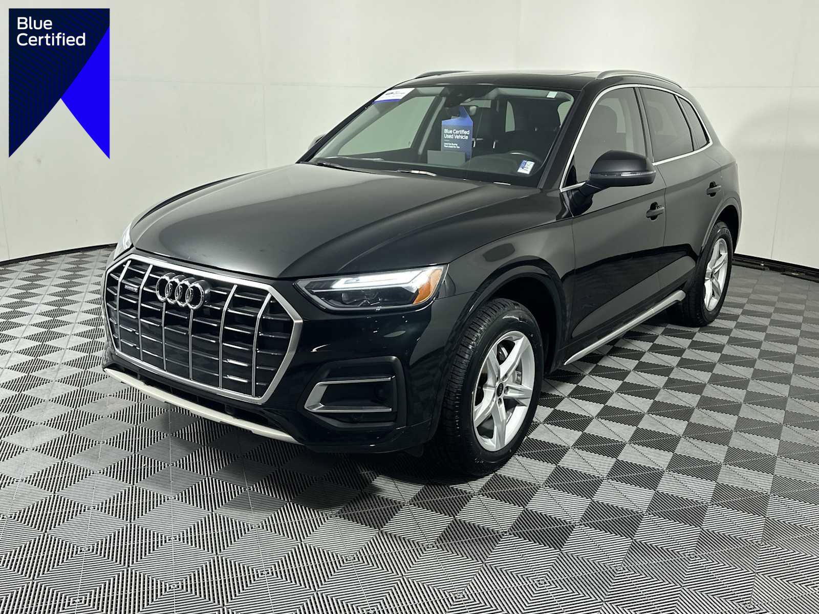 Used 2023 Audi Q5 2.0T Premium w/ Convenience Package image 1