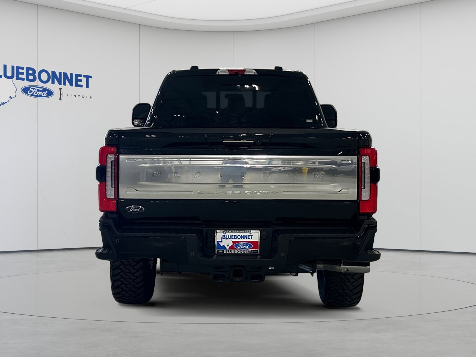 Certified 2024 Ford F350 Platinum AWD/4WD image 6