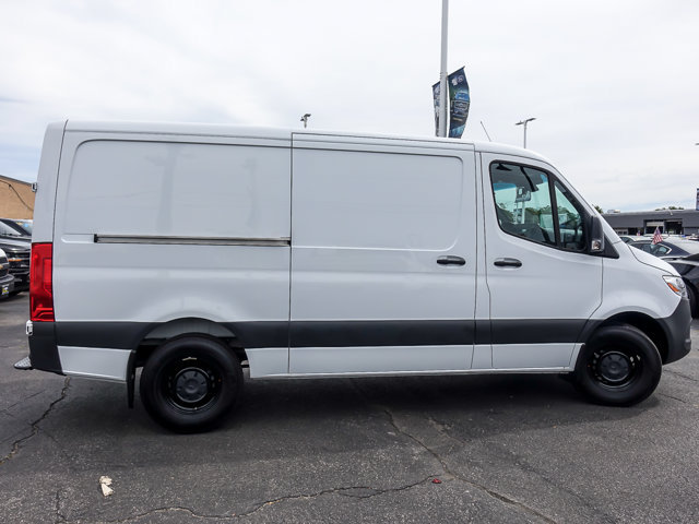 Used 2025 Mercedes-Benz Sprinter 2500 image 10