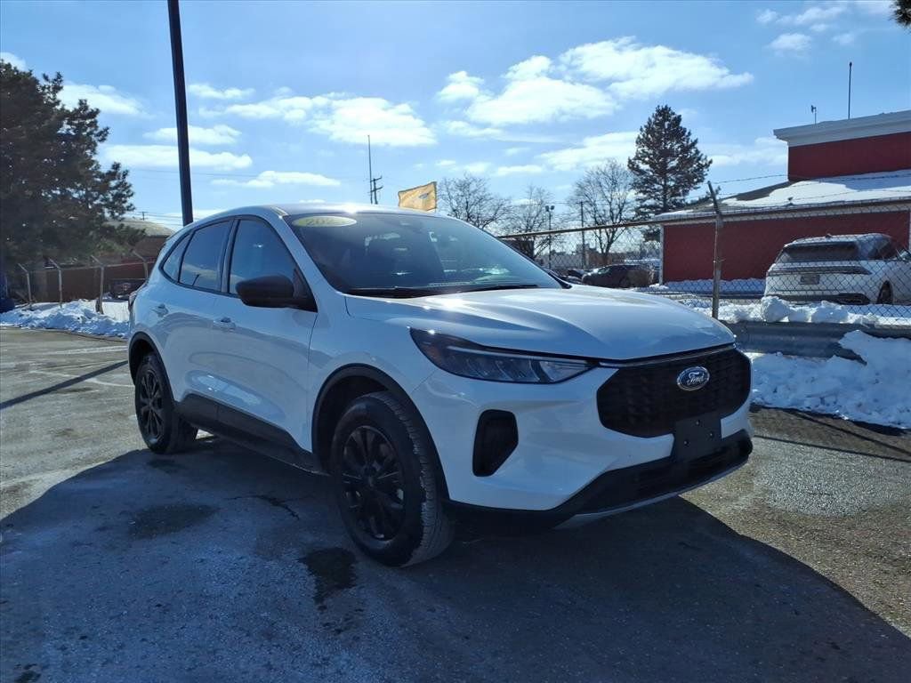 Certified 2025 Ford Escape Active AWD/4WD image 27