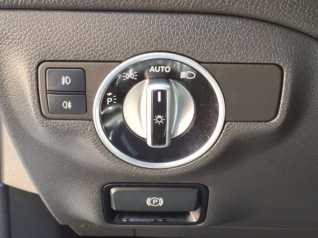 Used 2019 Mercedes-Benz GLA 250 4MATIC image 20