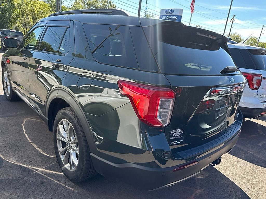 Certified 2023 Ford Explorer XLT w/ Equipment Group 202A AWD/4WD image 4