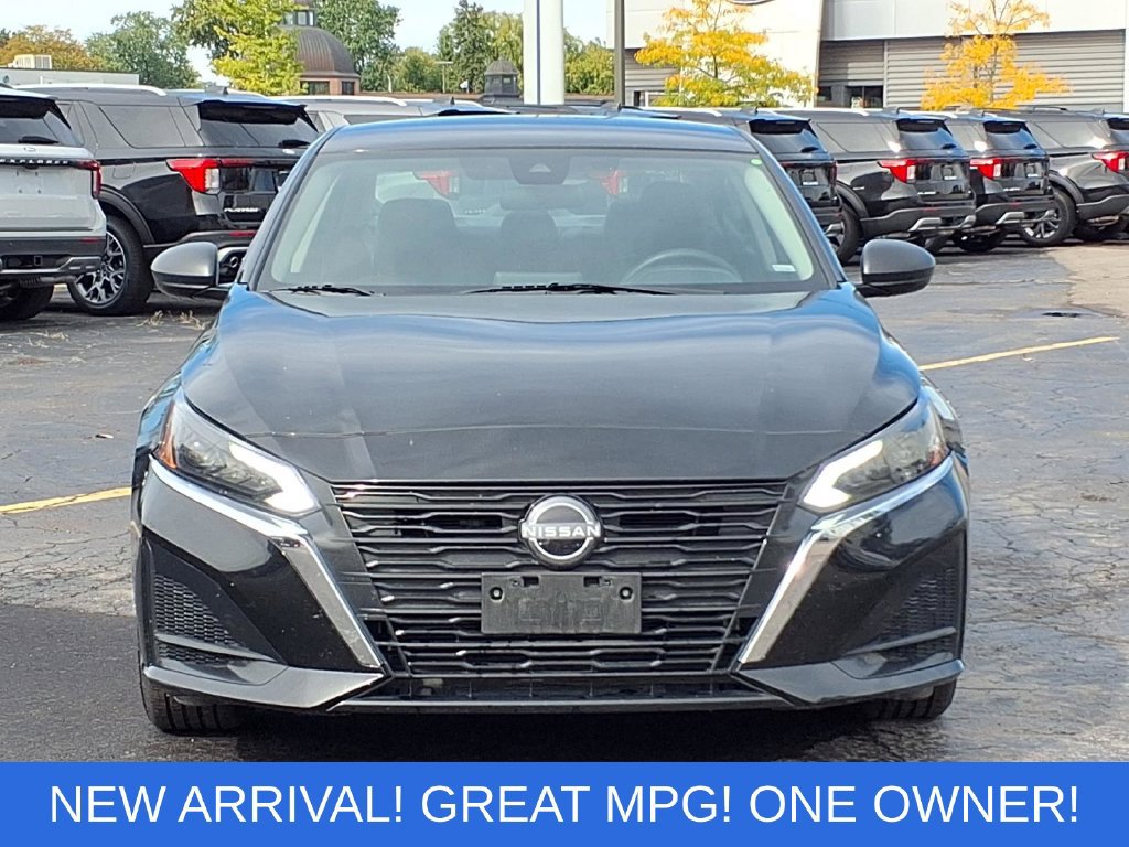 Used 2025 Nissan Altima 2.5 SV FWD image 19