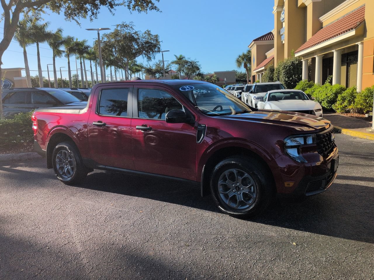 Certified 2025 Ford Maverick XLT w/ XLT Luxury Package FWD image 2