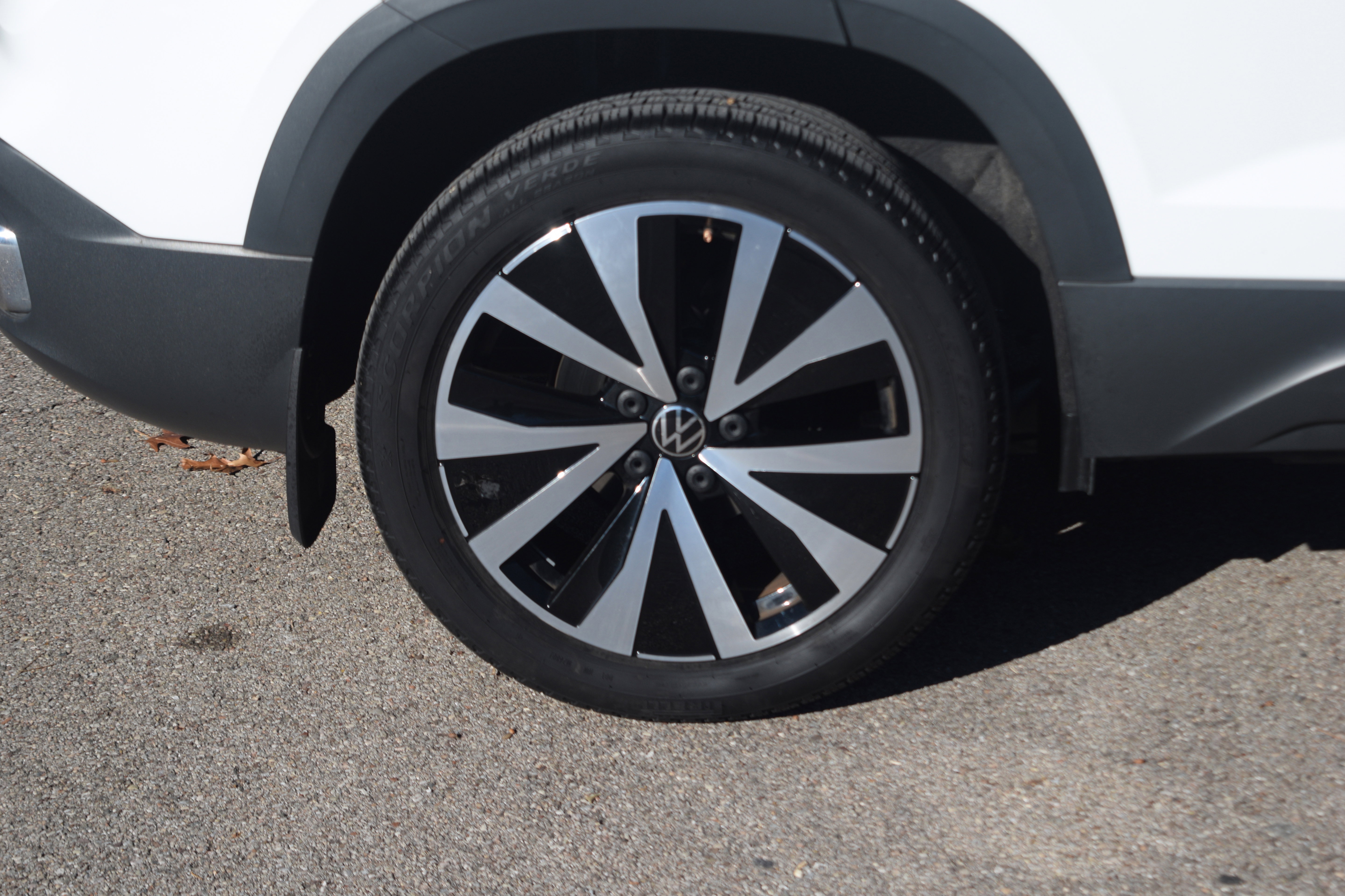 Used 2022 Volkswagen Taos SE w/ Panoramic Sunroof Package image 28