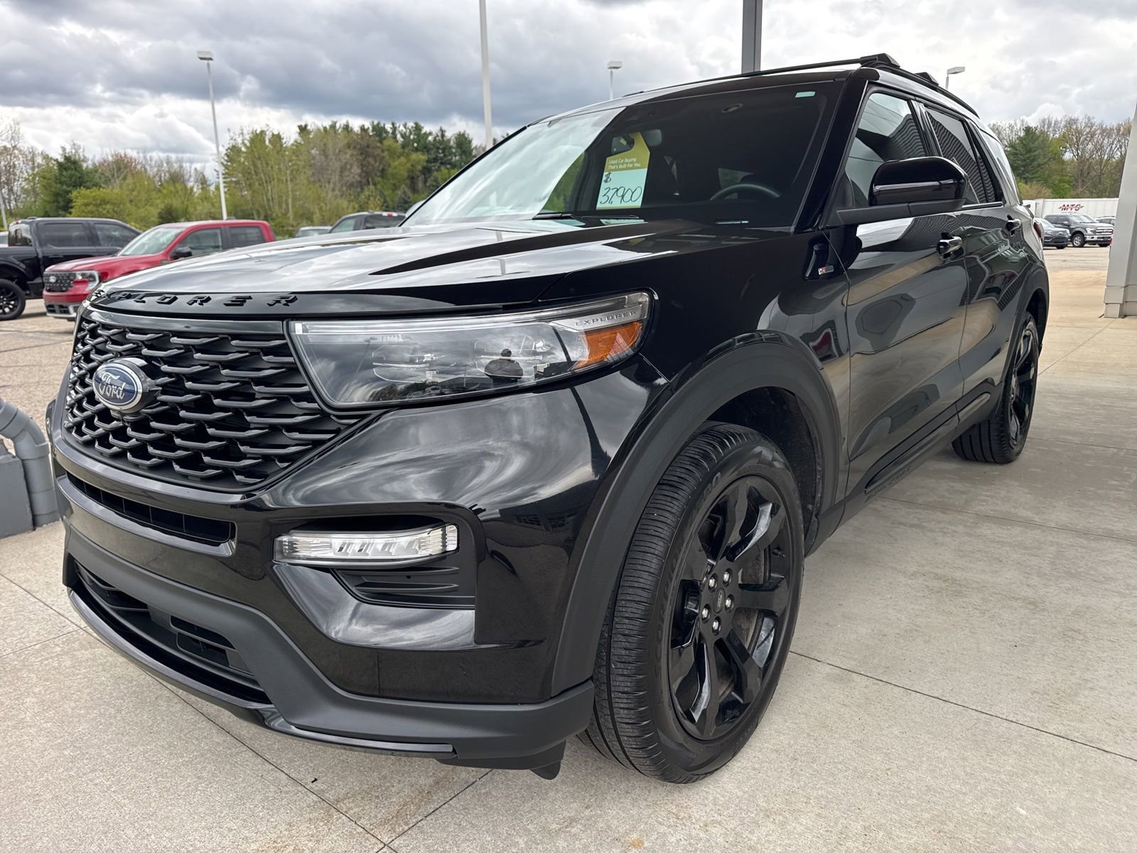 Certified 2024 Ford Explorer ST-Line w/ Class IV Trailer Tow Package AWD/4WD image 3