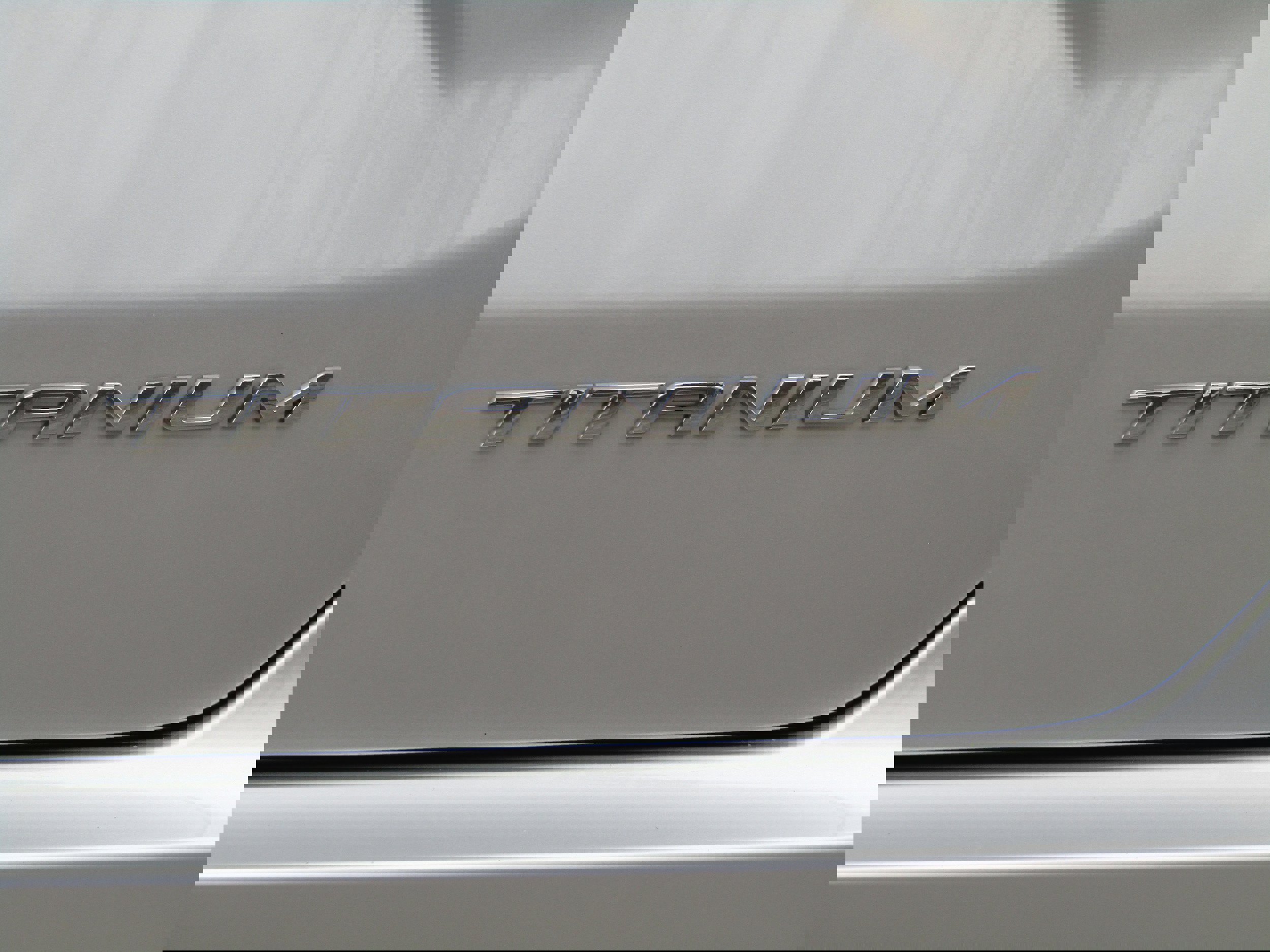 Certified 2019 Ford Edge Titanium w/ Equipment Group 301A image 10