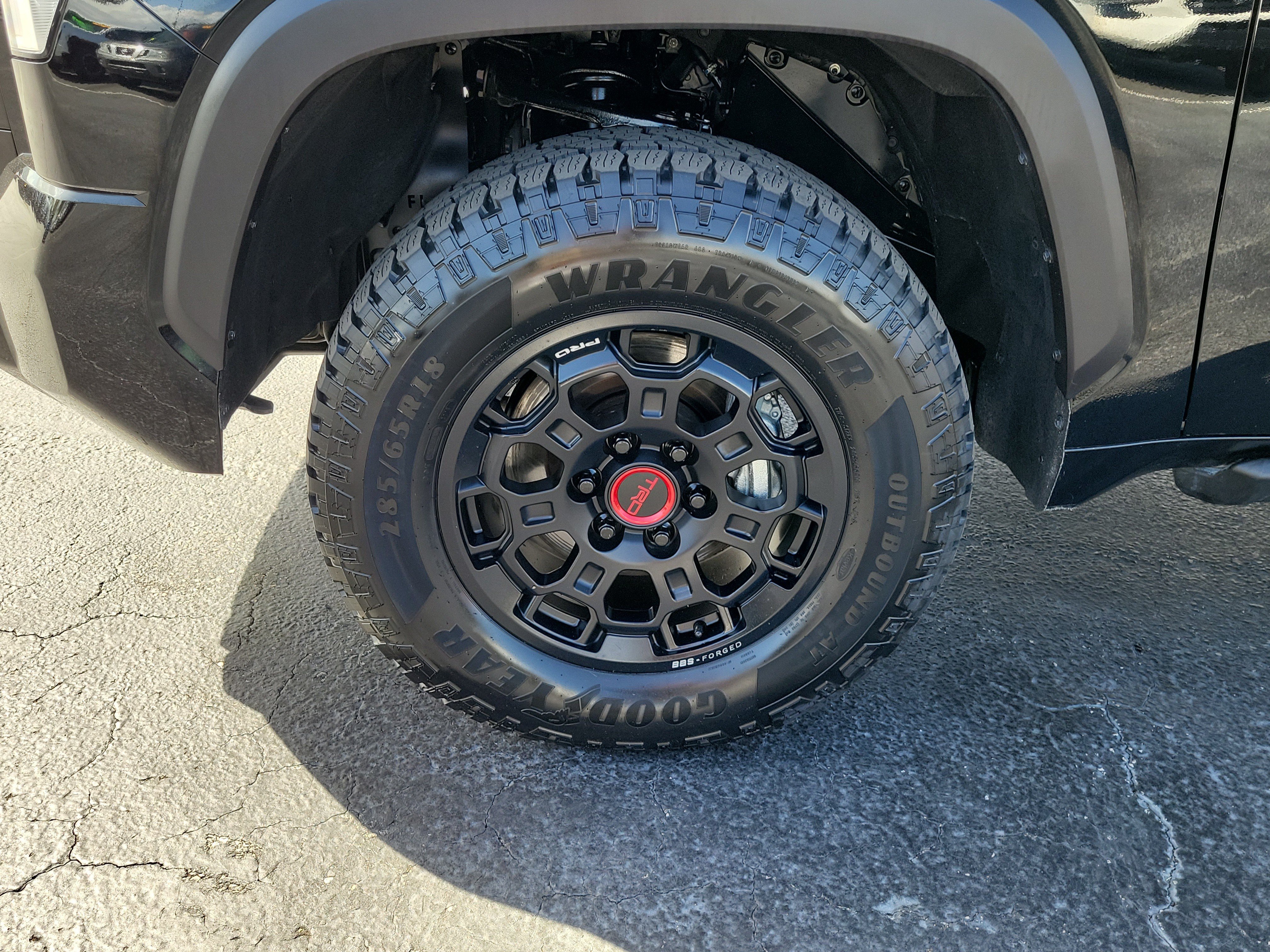 Used 2026 Toyota Tundra SR5 w/ SR5 Convenience Package AWD/4WD image 5