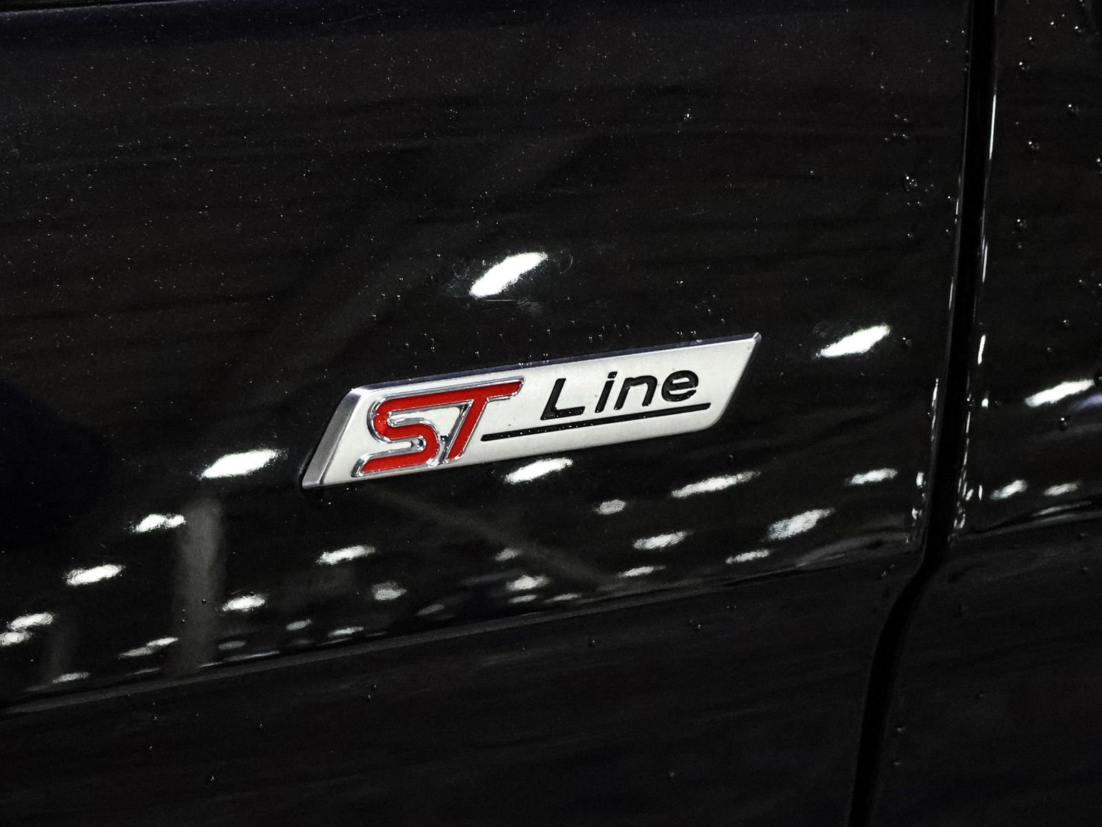 Certified 2024 Ford Edge ST-Line w/ Class II Trailer Tow Package AWD/4WD image 19
