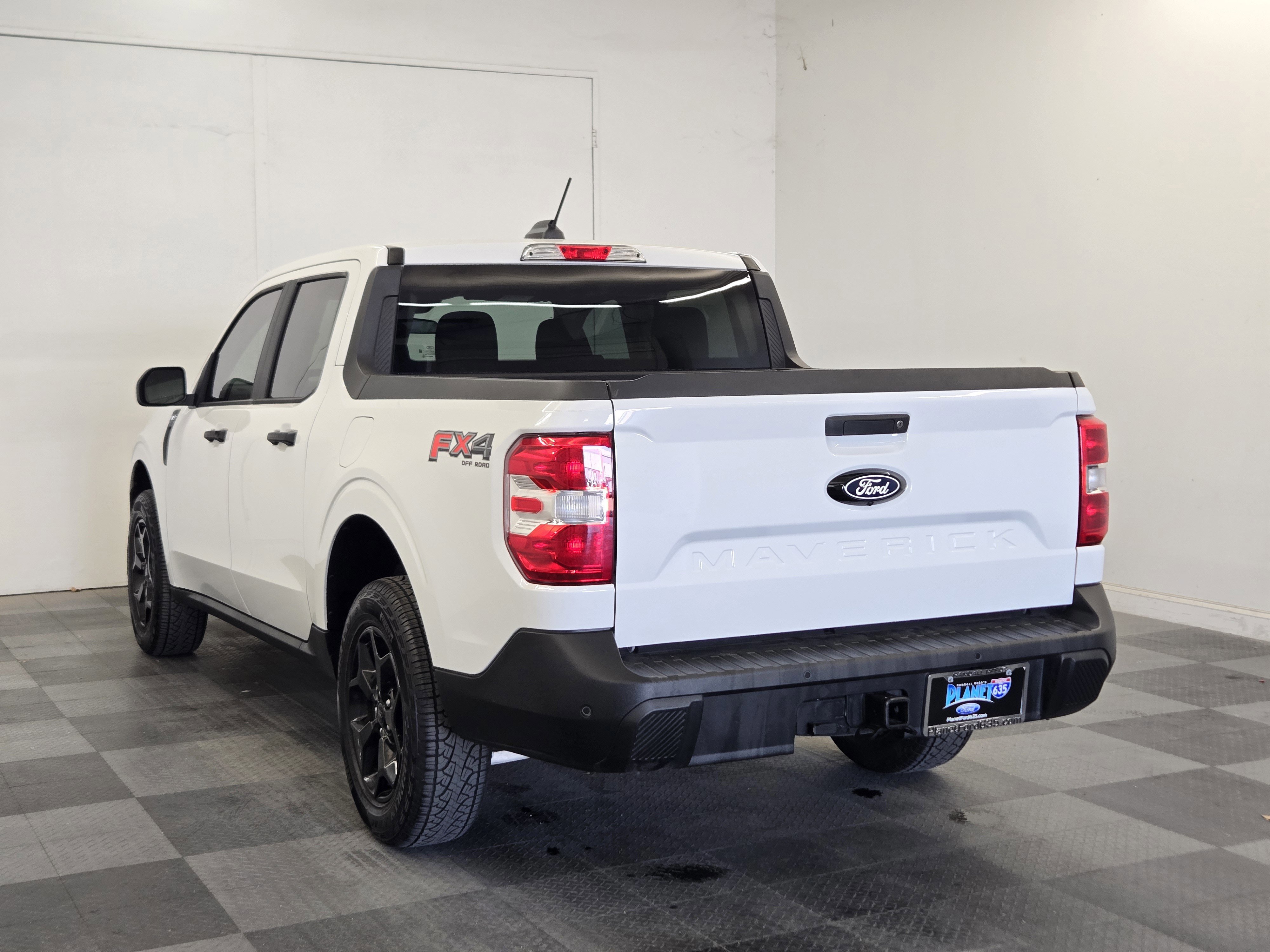 Certified 2025 Ford Maverick XLT w/ XLT Luxury Package image 2