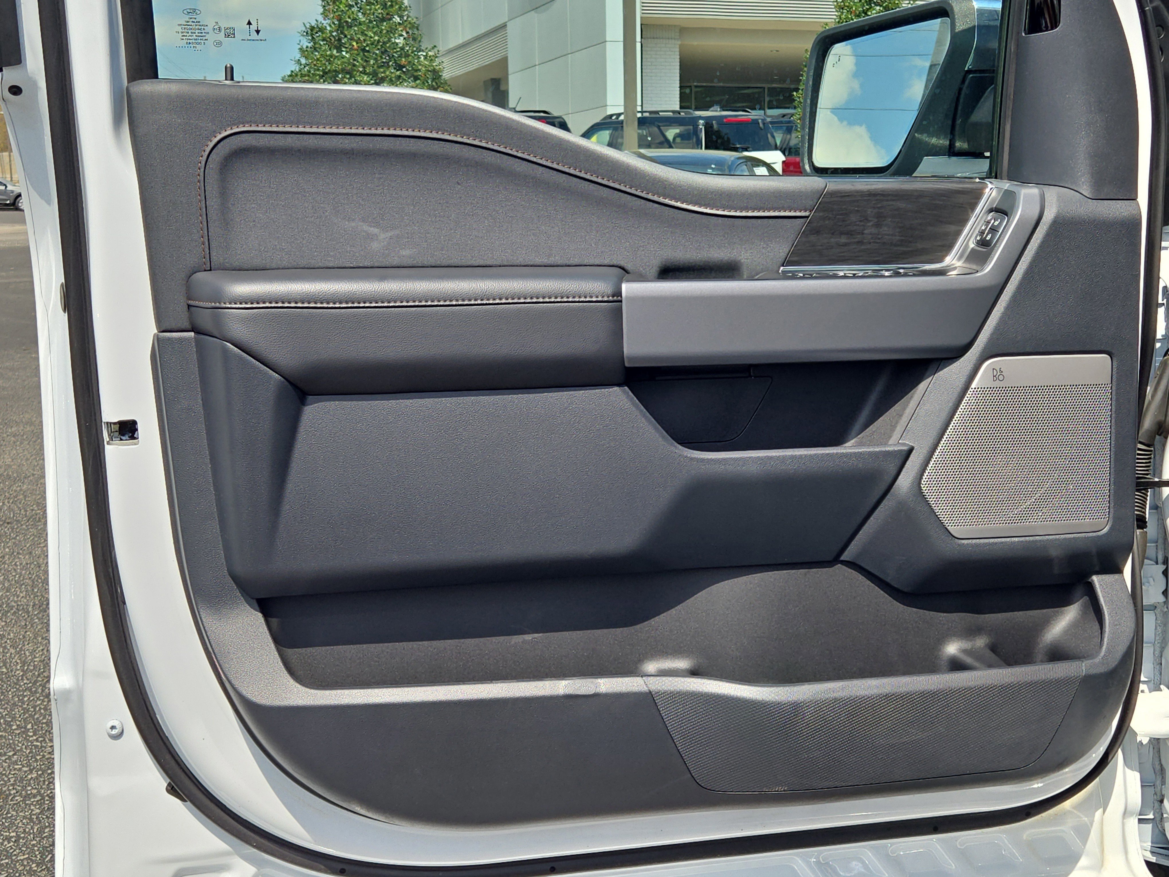 Certified 2025 Ford F150 Lariat w/ Equipment Group 501A Mid image 19