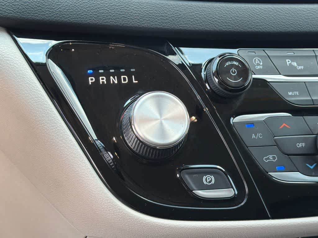 Used 2023 Chrysler Pacifica Touring-L FWD image 30