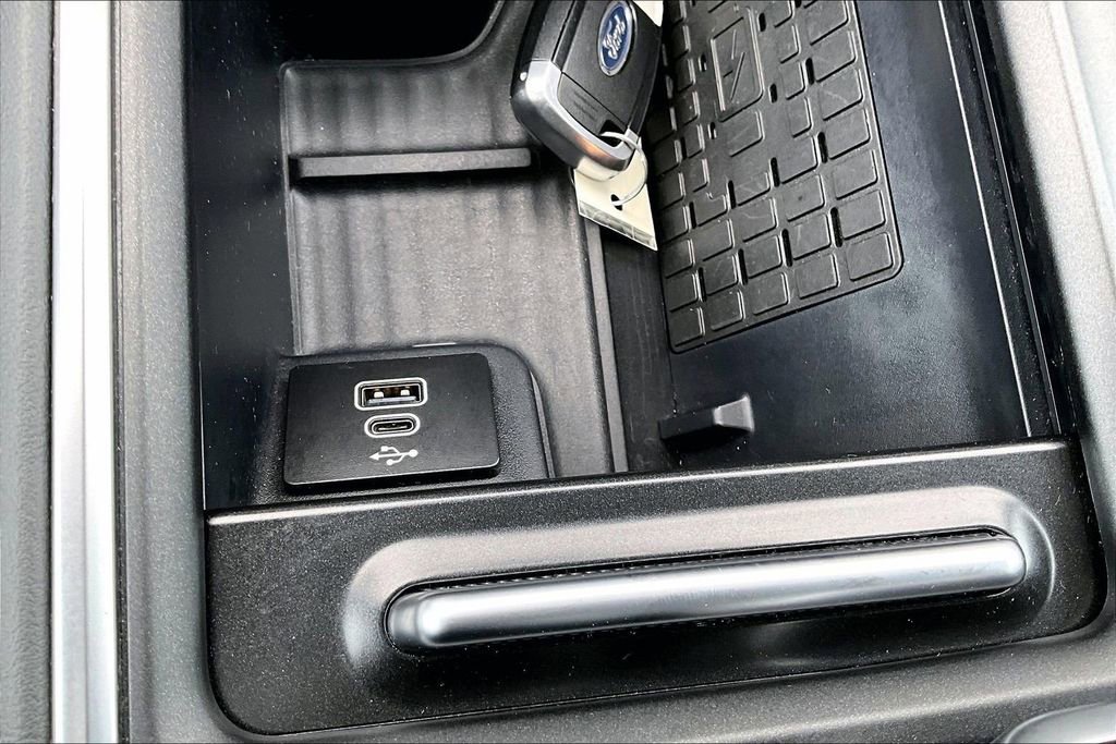 Certified 2025 Ford Expedition Active AWD/4WD image 28