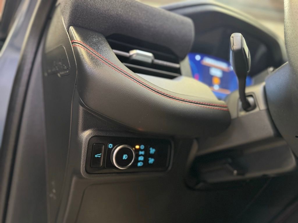 Certified 2025 Ford Explorer ST-Line image 26