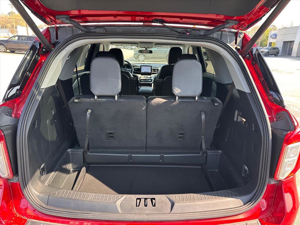 Certified 2024 Ford Explorer XLT w/ Equipment Group 202A image 29