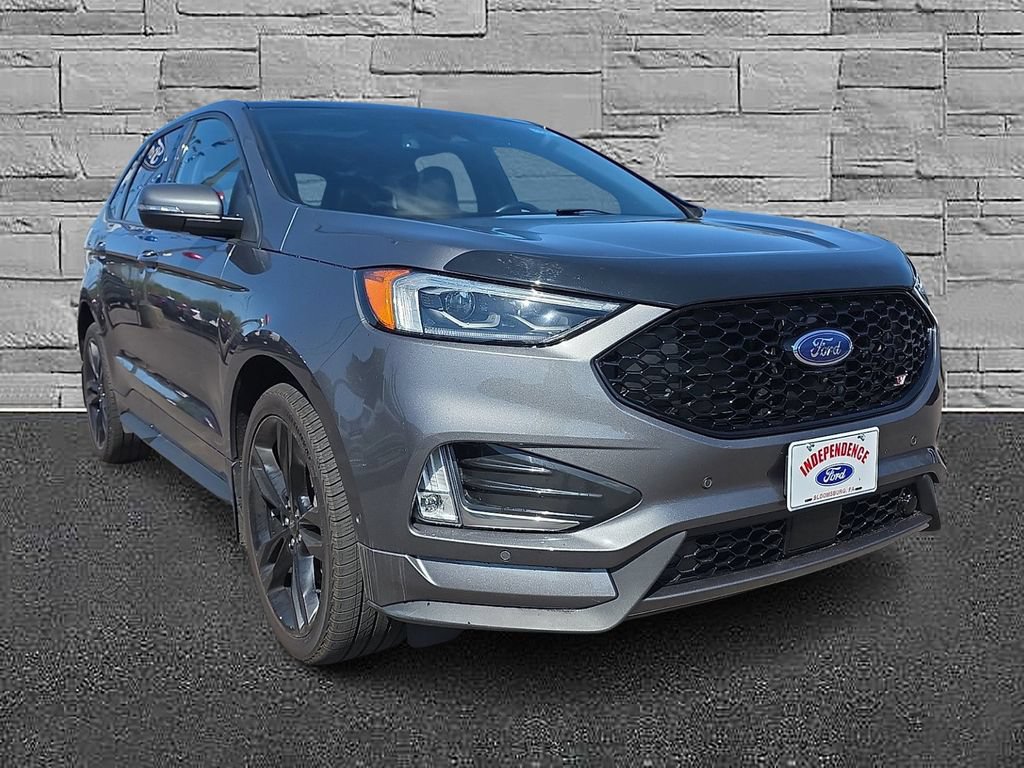 Certified 2022 Ford Edge ST w/ Equipment Group 401A AWD/4WD image 2