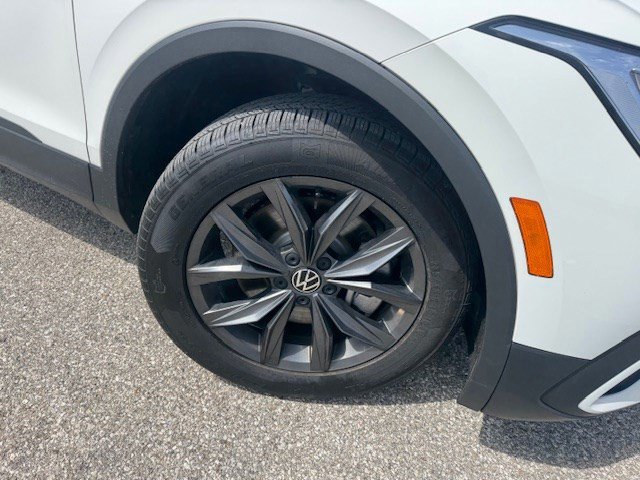 Used 2022 Volkswagen Tiguan SE image 36