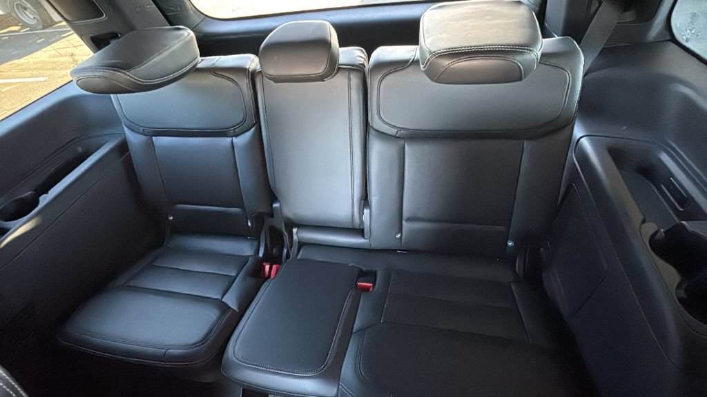 Certified 2025 Ford Expedition Platinum w/ Stealth Appearance Package AWD/4WD image 24